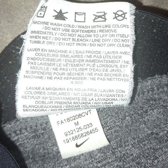 🎄3/$15 *HP* Nike Victory Training Mid-Rise Capri Leggings - Picture 6 of 7